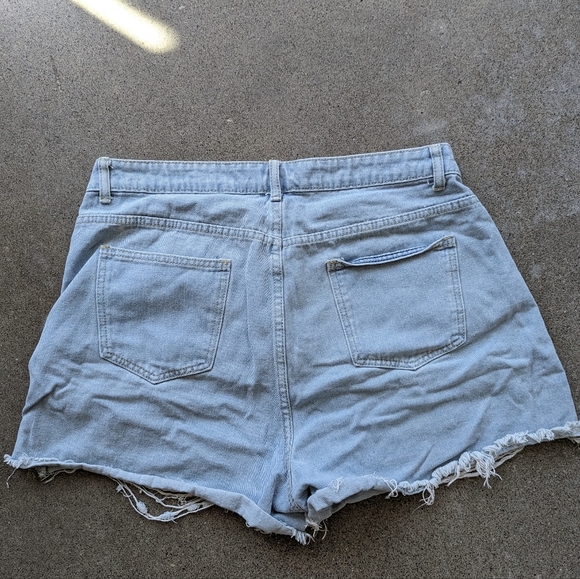 High Waisted Distressed Shorts - Picture 2 of 2
